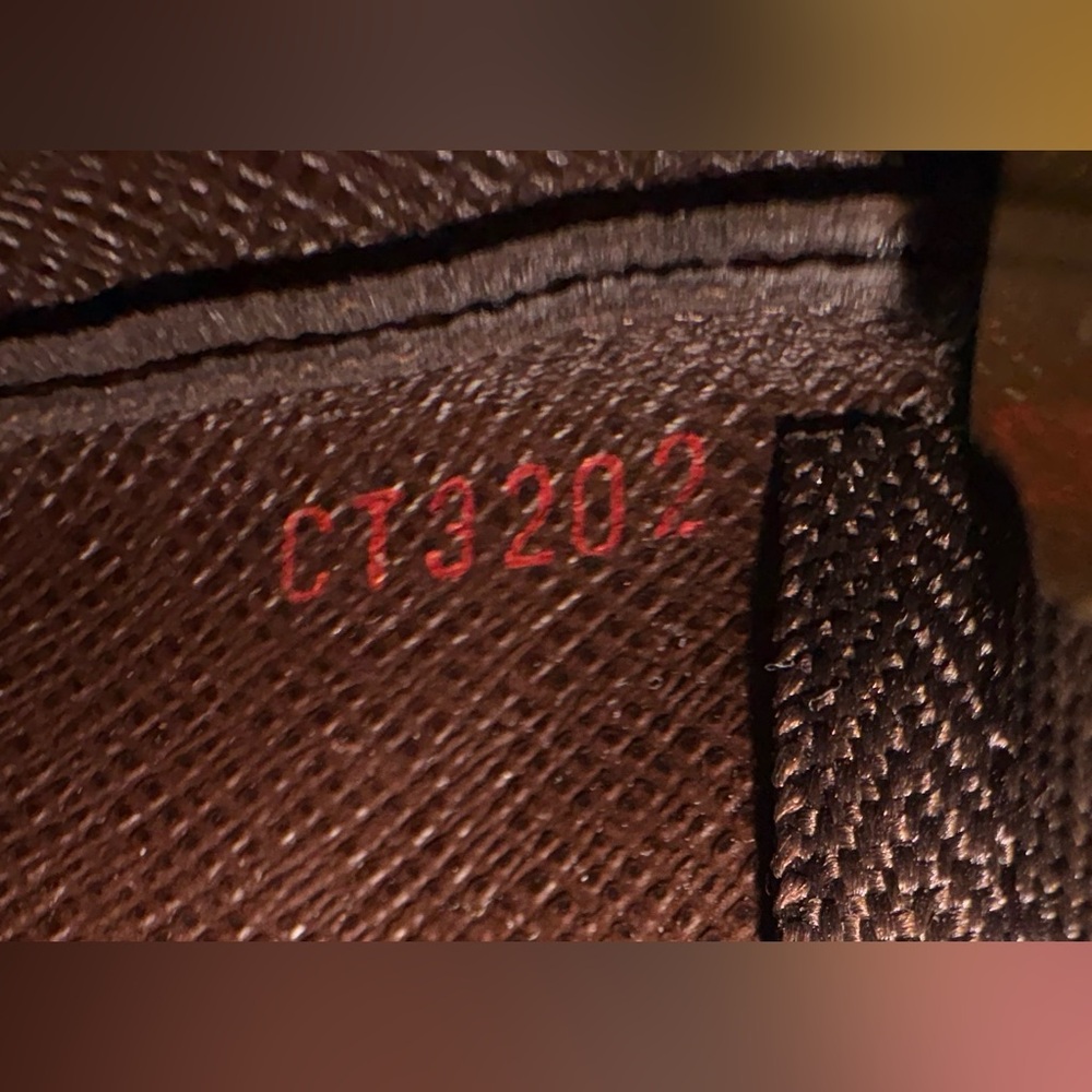 Never Used Louis Vuitton Key Pouch - Picture 6 of 6